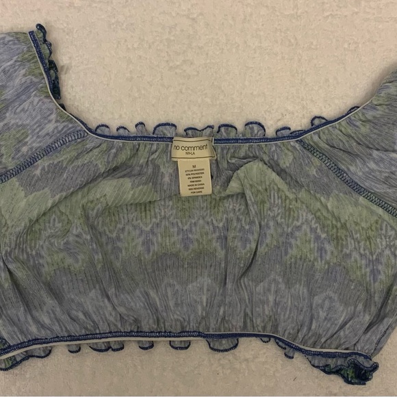 New- No Comment NY•LA - Junior Fashion Circle Opening In Front Crop Top - Size M - Picture 4 of 6